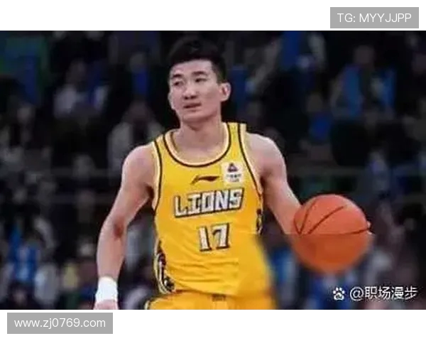 重庆篮球队实力之争引发热议球迷观点各异分析深入