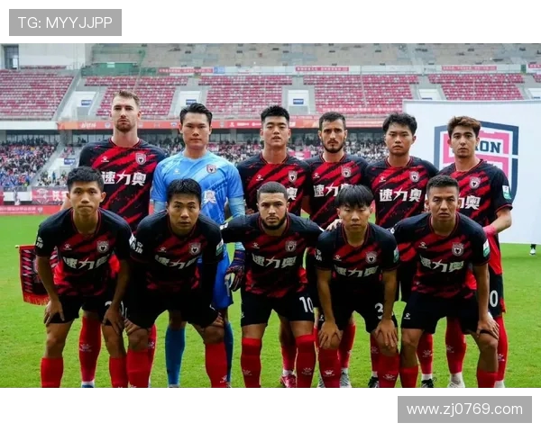 广州足球队灵活性创新高引发关注助力球队未来发展