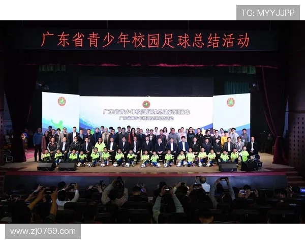 成都足球队个人能力提升的关键因素与发展路径探讨