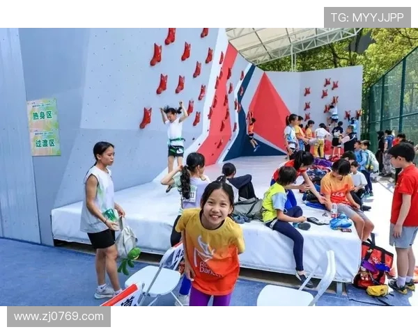 攀岩灵活性大比拼上海攀岩队荣获全国第九名佳绩